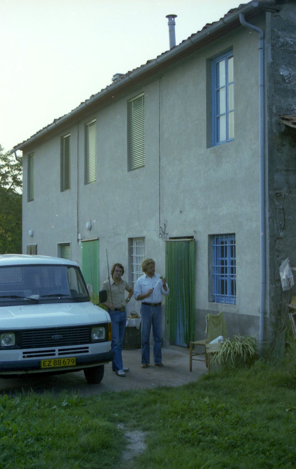 Fremme ved Tines (stigs kæreste) families hus i Marlia, lidt uden for Lucca