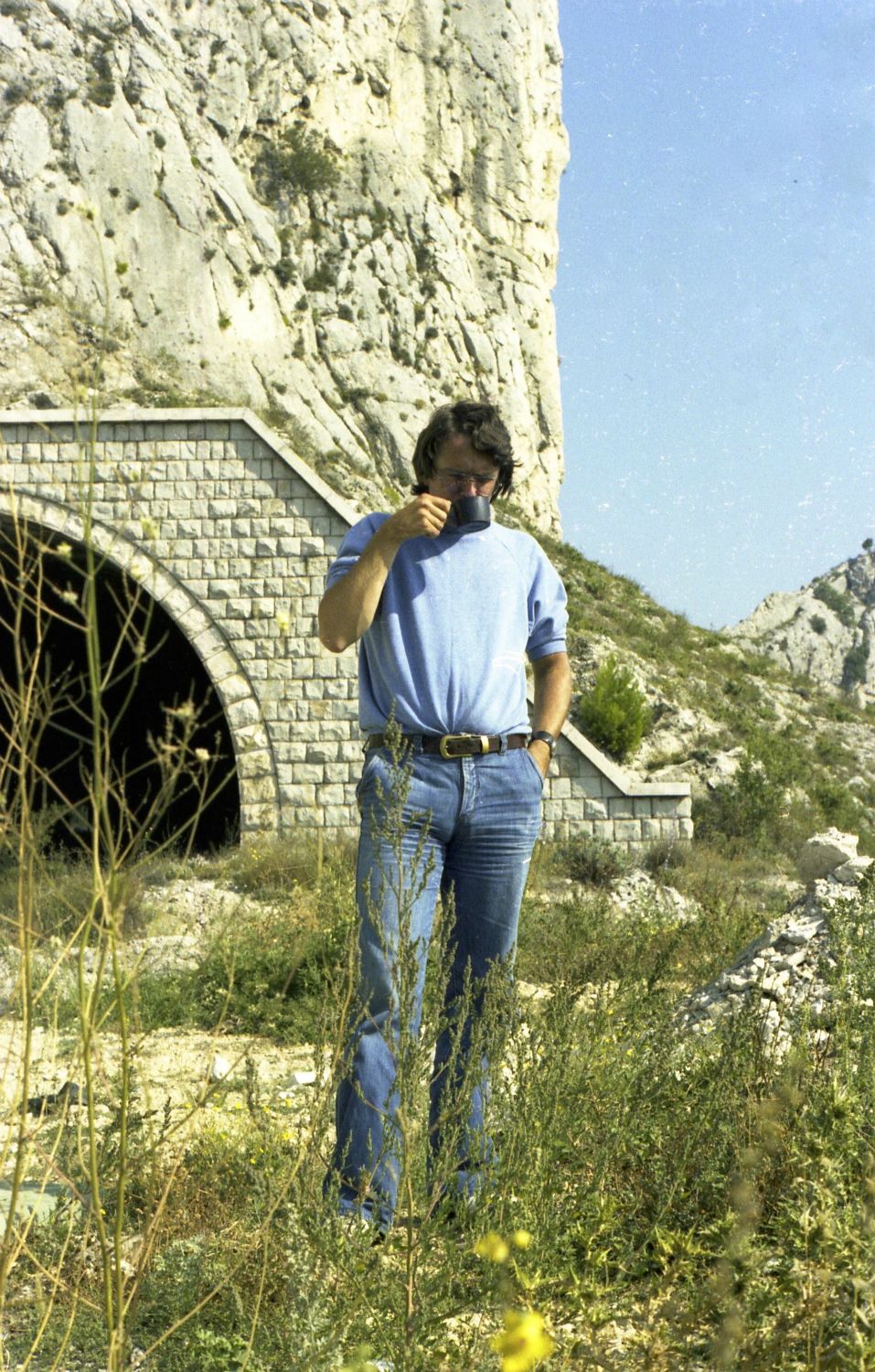 ...og kører ind i en tunnel som munder ud i Split.