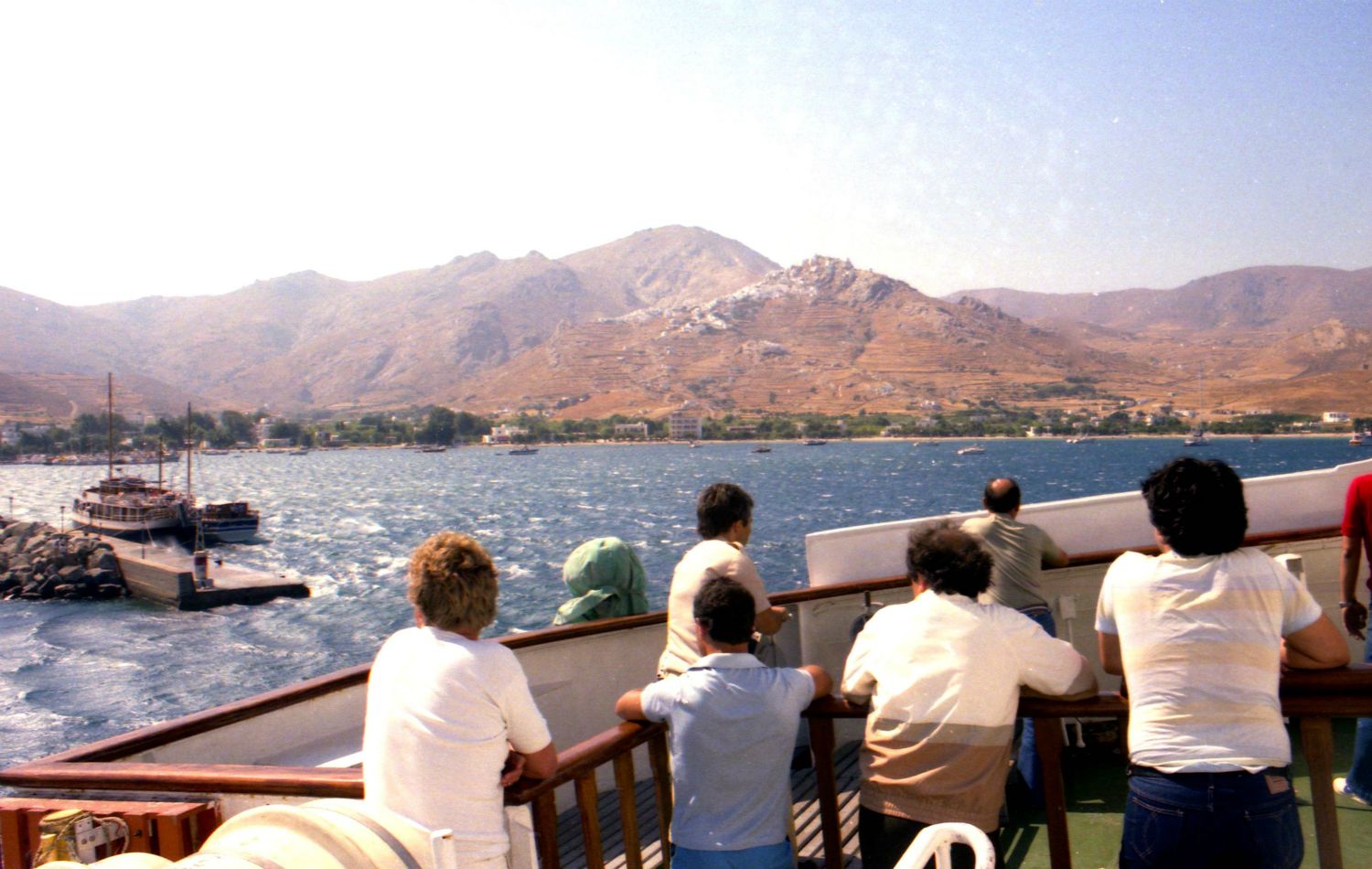 15. juli: Vi rejser straks videre til Sifnos...