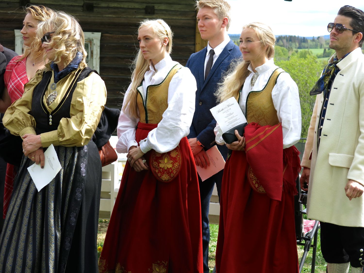 Marius fetter Trygve og kusine Tora og Mari