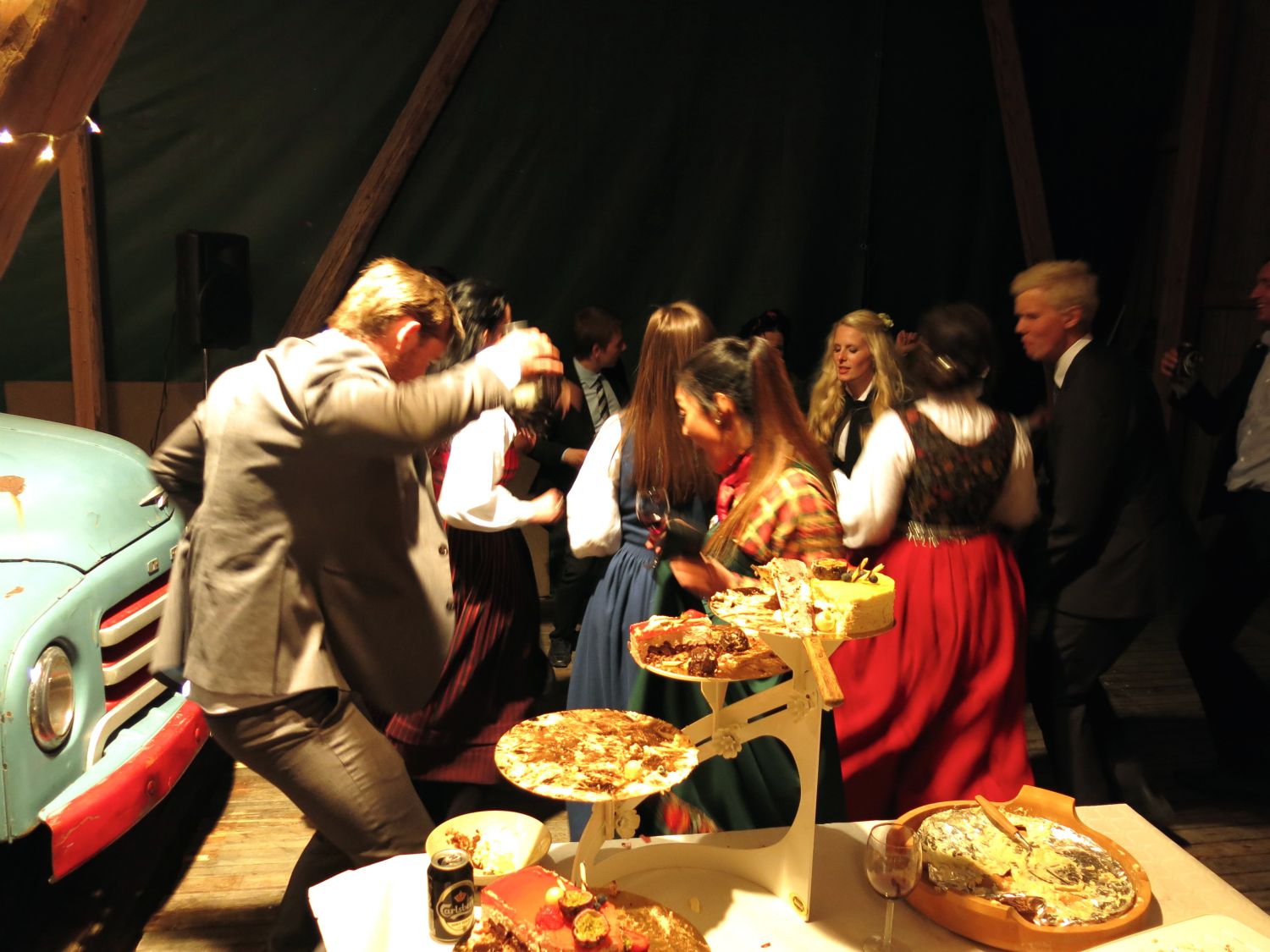 ...hvoretter dansen begynner