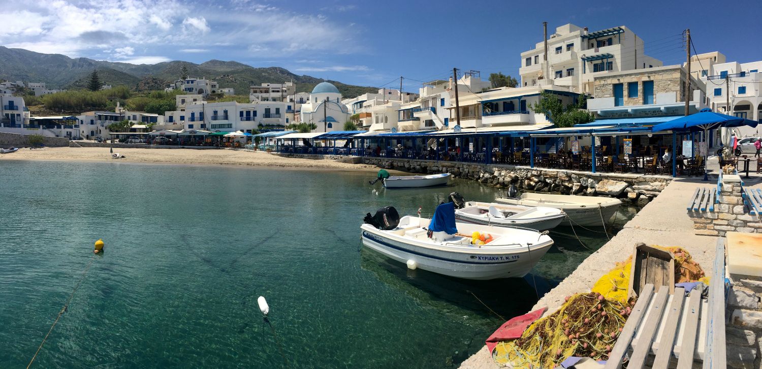 Med bussen til Apollonas.