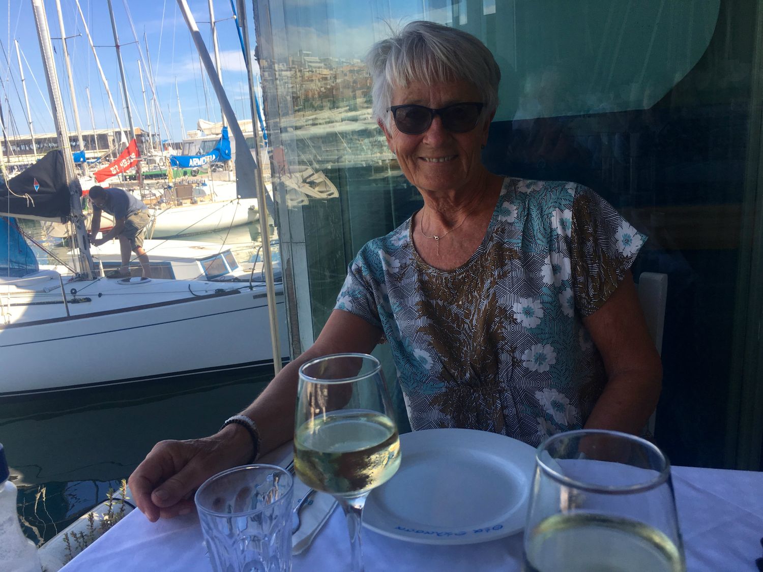Fødselsdagsfrokost i Mikrolimano i Piræus. SLUT