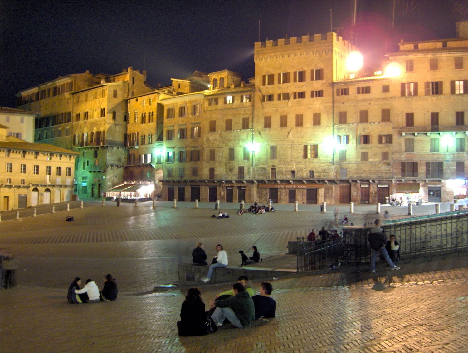 Aftenstemning på Piazza del Campo
