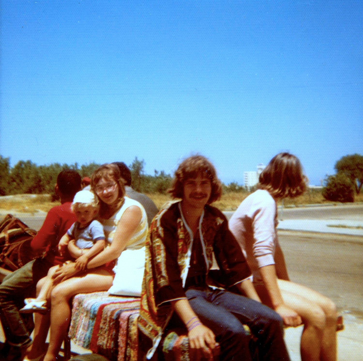 Henrik, Tom, Conny mm på æselkærre i Sousse