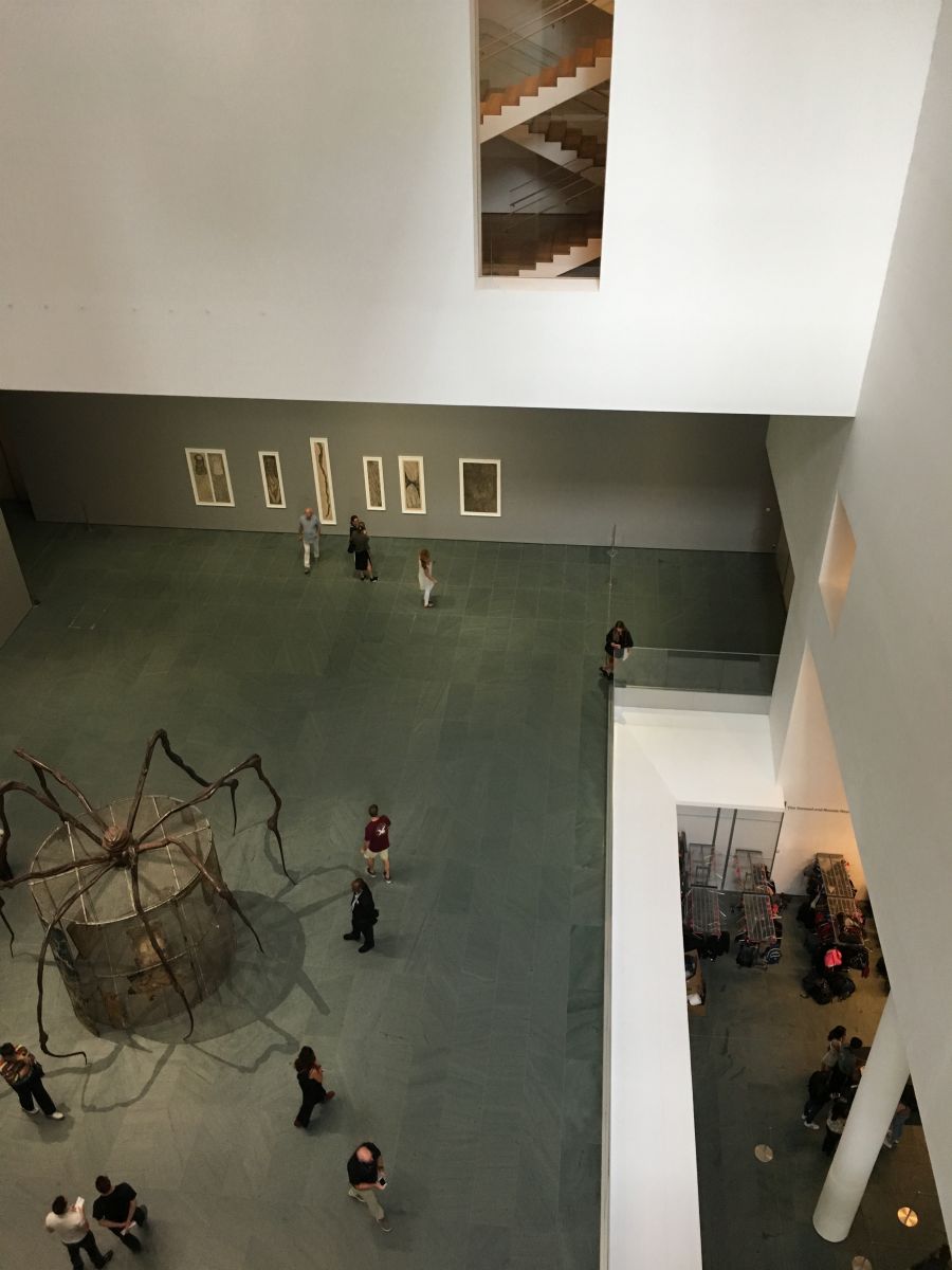 Louise Bourgeois edderkop i MoMA