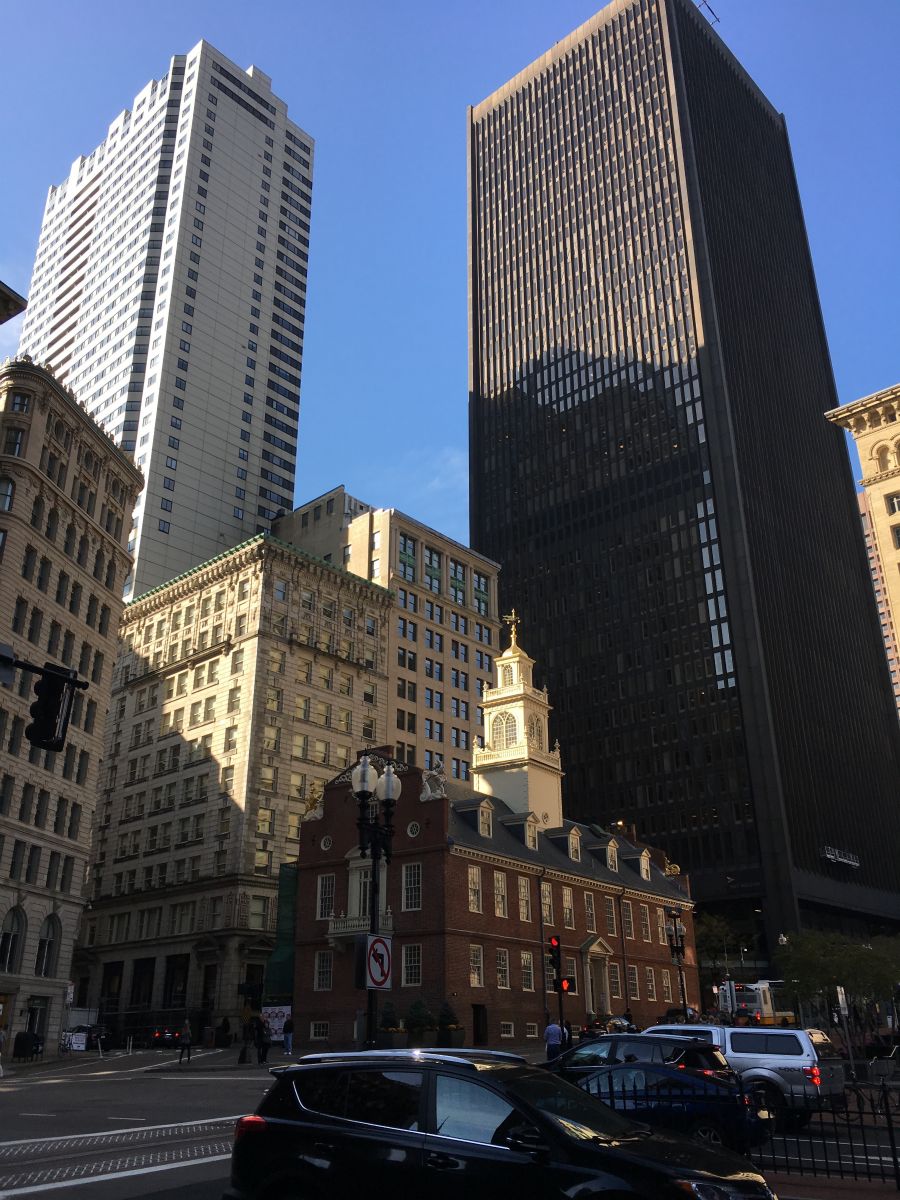Boston Old State House, klemt af kæmper