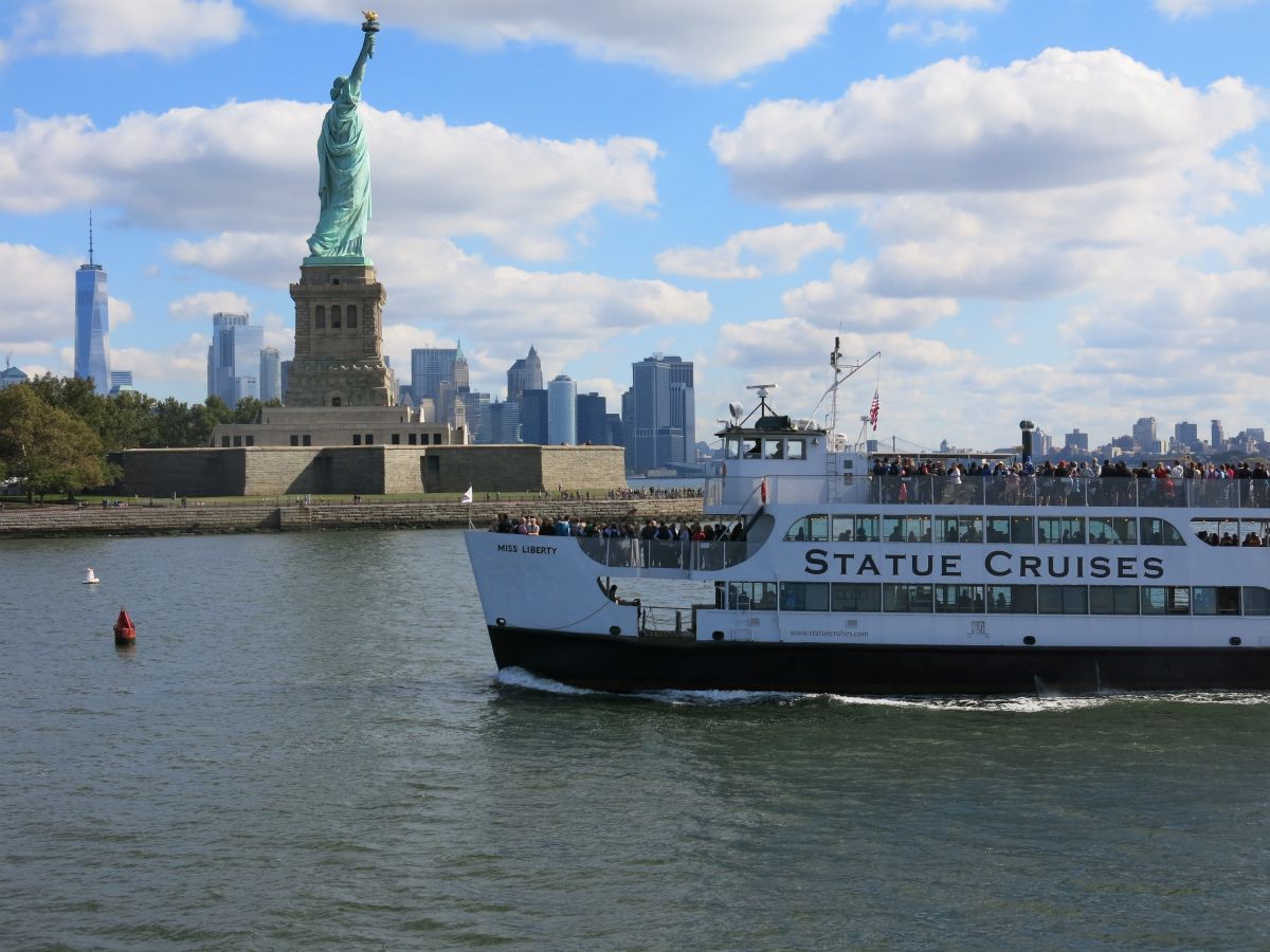 Færge fra Manhattan til Frihedsgudinden og Ellis Island