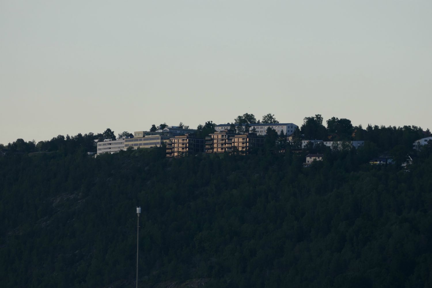 Nærbilde av Sunnås og vår nye leilighet.