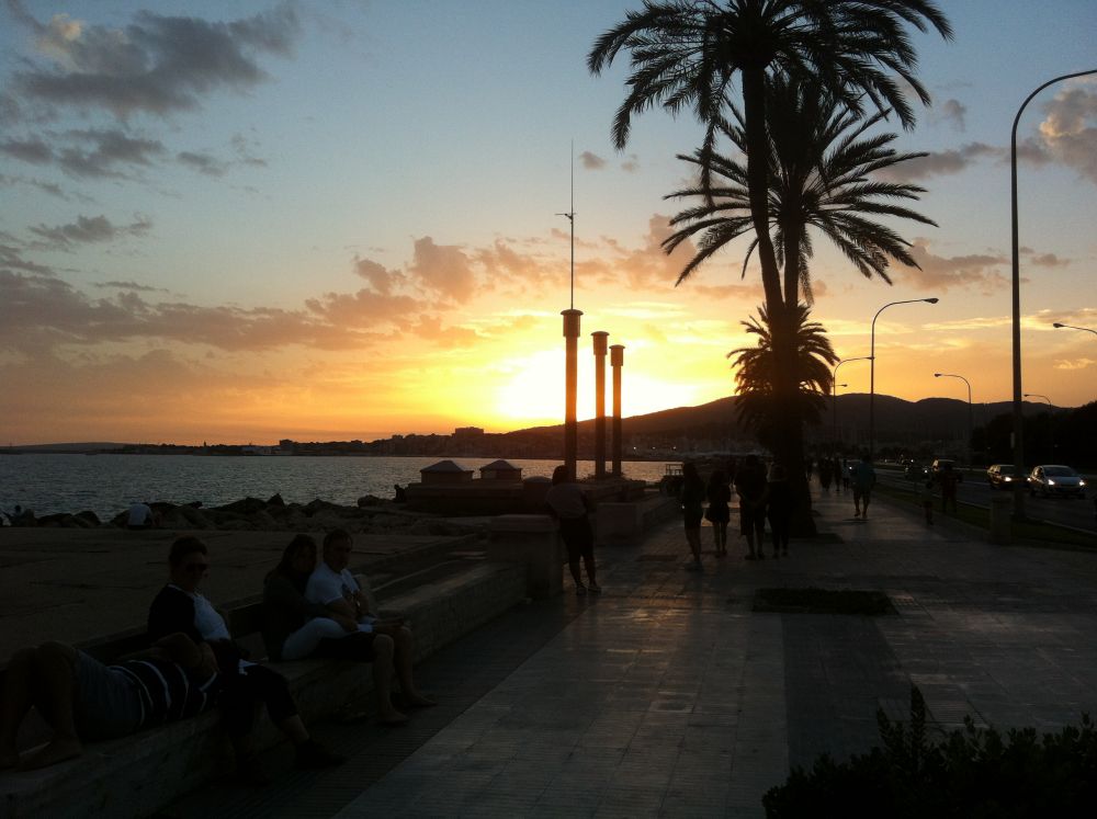 På vej mod Portixol for at spise. Godnat og farvel, Mallorca