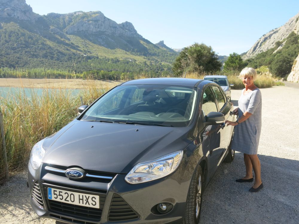 Vores bil, en Ford Fidus. Aldrig lej bil hos Goldcar!