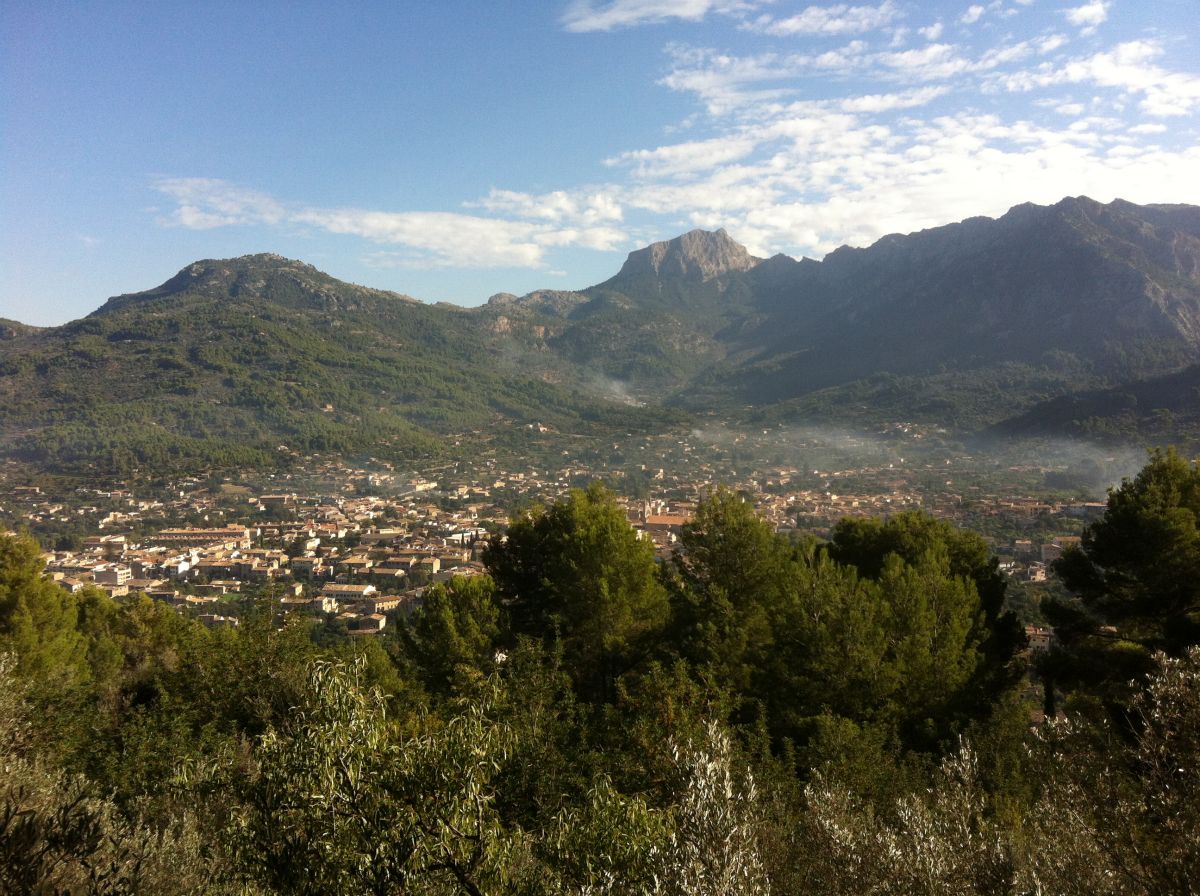 ...og vi ser ud over Soller
