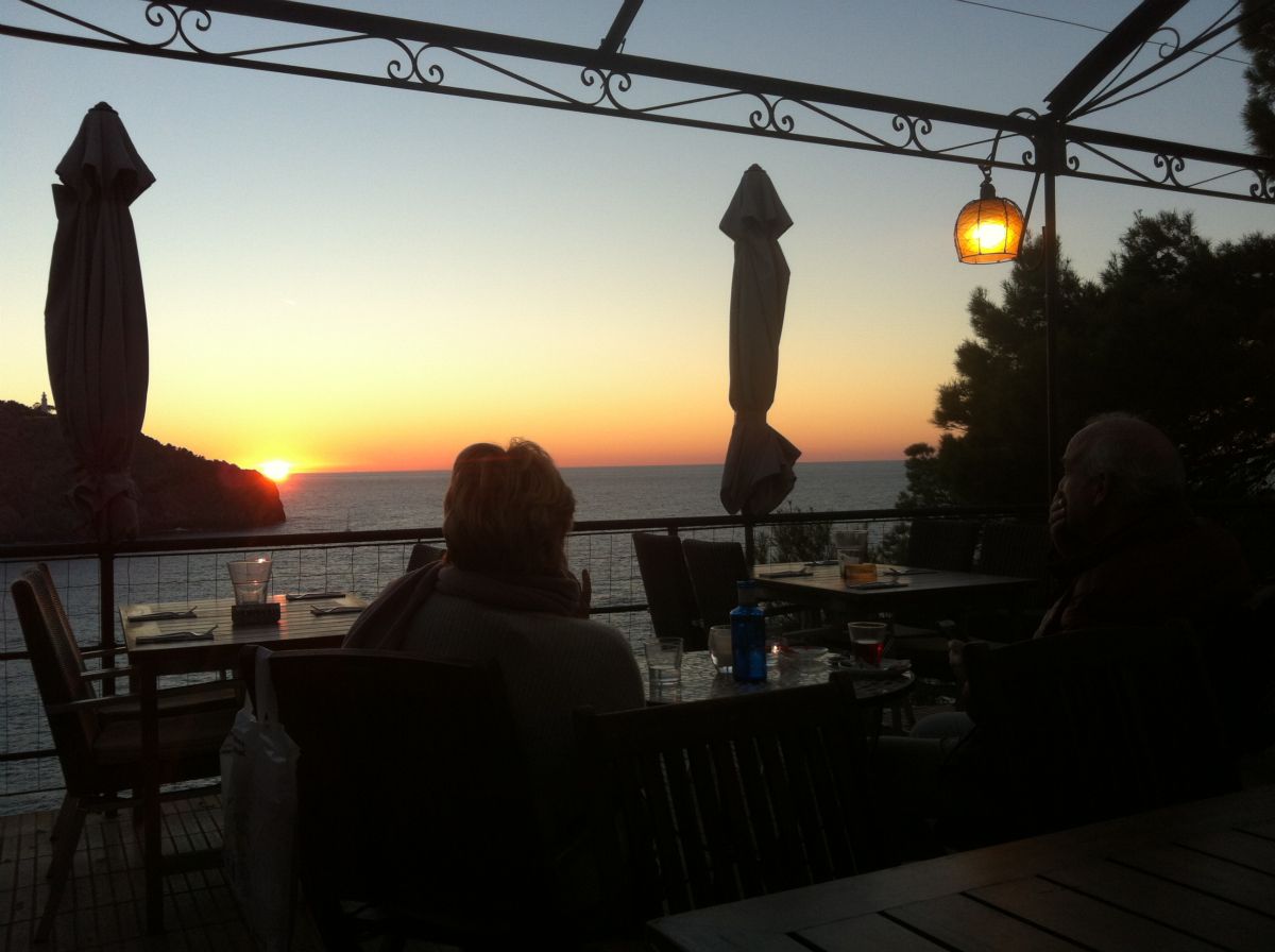 Aftenstemning på restaurant Nautilus, hvor vi spiste pighvar...