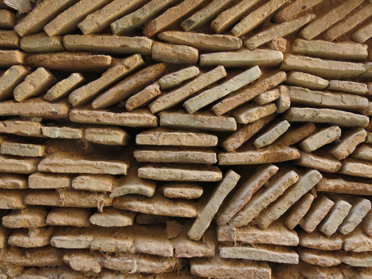 ...men solidt armeredde med mursten