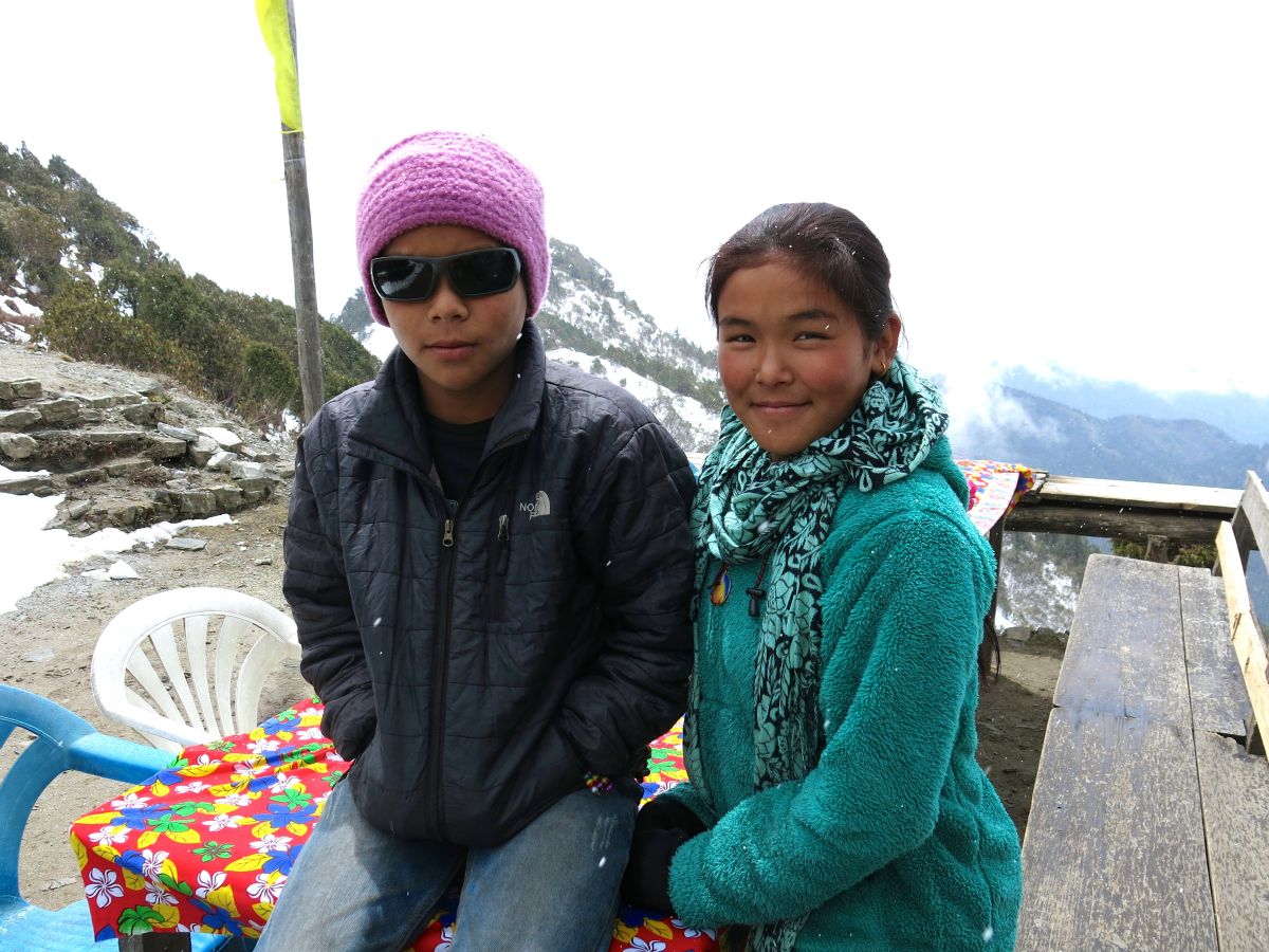 Nepalesisk ungdom i Thadepati