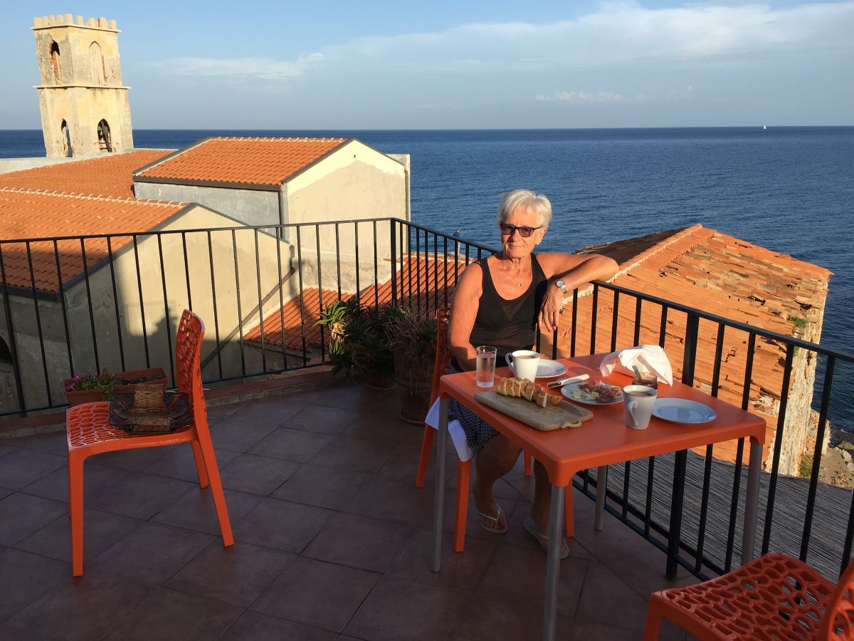 Morgenmad på terrassen