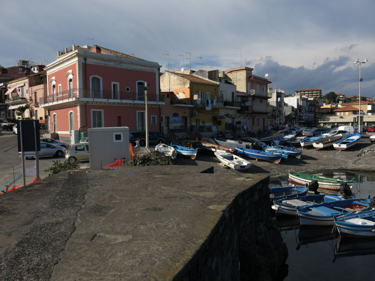 Aci Trezza, lidt nord for Catania...