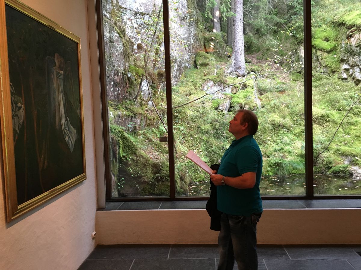 ...og det bliver til lidt kultur på Henrik Sørensen-museet. Bagefter øl og fodbold på den lokale pub